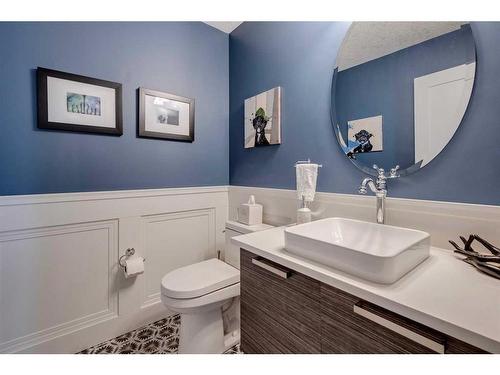 3607 Kildare Crescent Sw, Calgary, AB - Indoor Photo Showing Bathroom