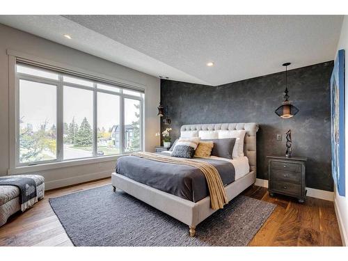 3607 Kildare Crescent Sw, Calgary, AB - Indoor Photo Showing Bedroom