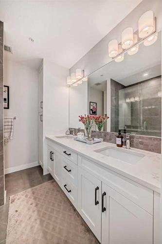 108-35 Walgrove Walk Se, Calgary, AB - Indoor Photo Showing Bathroom