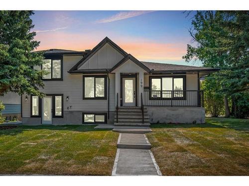 199 Westview Drive Sw, Calgary, AB - Outdoor With Deck Patio Veranda With Facade