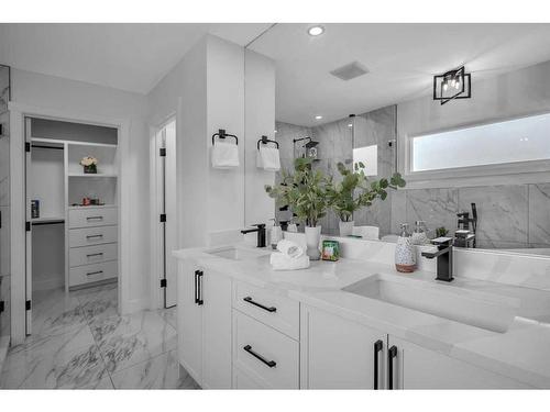 199 Westview Drive Sw, Calgary, AB - Indoor Photo Showing Bathroom