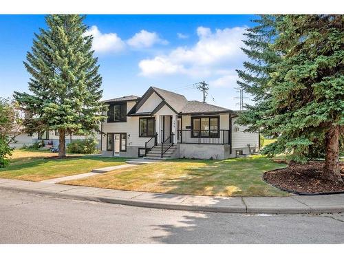 199 Westview Drive Sw, Calgary, AB - Outdoor With Deck Patio Veranda With Facade