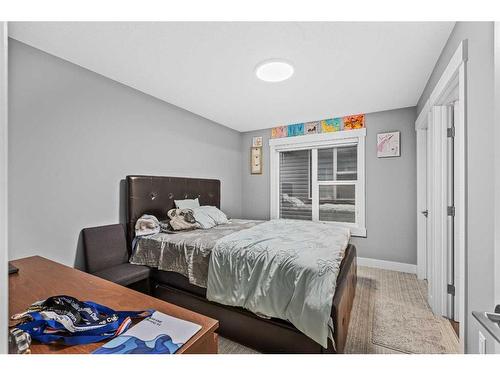 111 Sherview Grove Nw, Calgary, AB - Indoor Photo Showing Bedroom