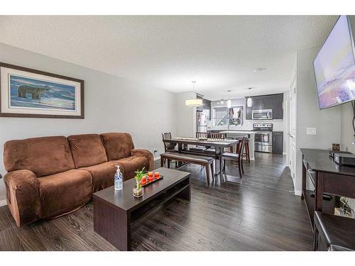 32 Auburn Meadows Avenue Se, Calgary, AB - Indoor Photo Showing Living Room