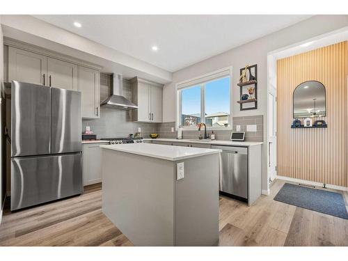 25 Creekside Boulevard Sw, Calgary, AB - Indoor Photo Showing Kitchen With Upgraded Kitchen