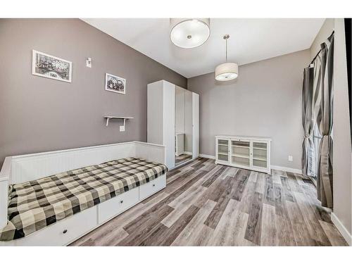 6-6819 Centre Street Nw, Calgary, AB - Indoor Photo Showing Bedroom