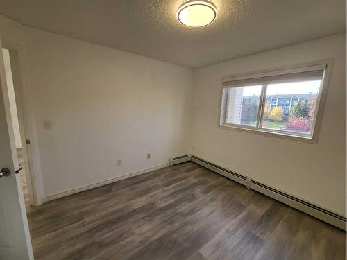 4319-4975 130 Avenue Se, Calgary, AB - Indoor Photo Showing Other Room