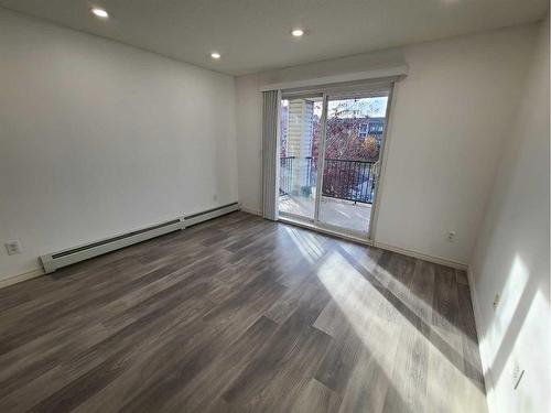 4319-4975 130 Avenue Se, Calgary, AB - Indoor Photo Showing Other Room