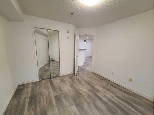 4319-4975 130 Avenue Se, Calgary, AB - Indoor Photo Showing Other Room