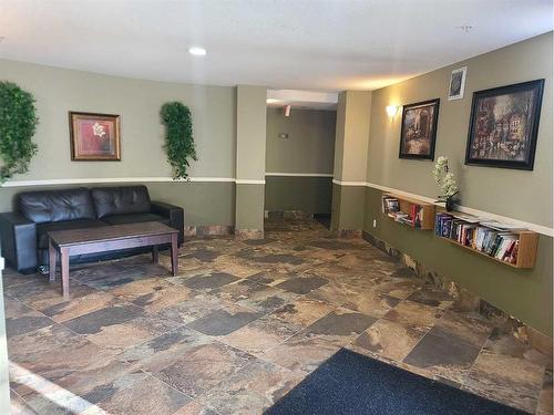 4319-4975 130 Avenue Se, Calgary, AB - Indoor Photo Showing Other Room