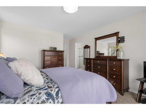 98 Williamstown Landing Nw, Airdrie, AB - Indoor Photo Showing Bedroom