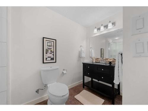 98 Williamstown Landing Nw, Airdrie, AB - Indoor Photo Showing Bathroom