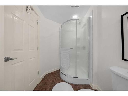 98 Williamstown Landing Nw, Airdrie, AB - Indoor Photo Showing Bathroom