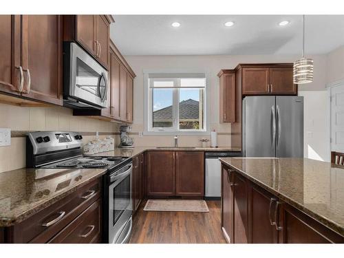 98 Williamstown Landing Nw, Airdrie, AB - Indoor Photo Showing Kitchen With Stainless Steel Kitchen