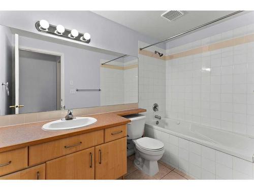 206-1026 12 Avenue Sw, Calgary, AB - Indoor Photo Showing Bathroom