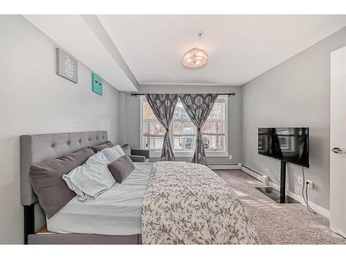 1113-11 Mahogany Row Se, Calgary, AB - Indoor Photo Showing Bedroom