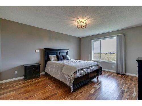 97 Strathearn Gardens Sw, Calgary, AB 