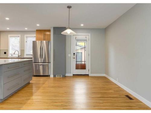 308 Silvergrove Bay Nw, Calgary, AB - Indoor Photo Showing Kitchen