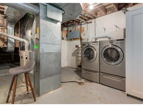 308 Silvergrove Bay Nw, Calgary, AB - Indoor Photo Showing Laundry Room