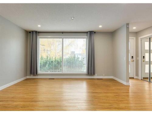 308 Silvergrove Bay Nw, Calgary, AB - Indoor Photo Showing Other Room