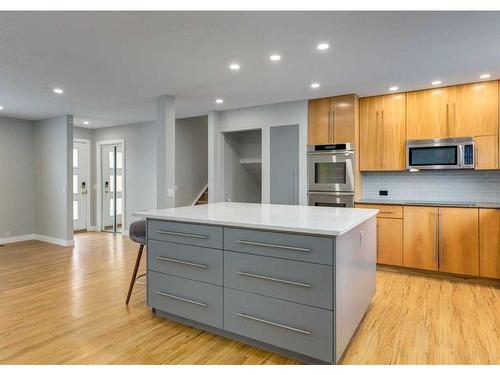 308 Silvergrove Bay Nw, Calgary, AB - Indoor Photo Showing Kitchen