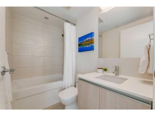 2204-1188 3 Street Se, Calgary, AB - Indoor Photo Showing Bathroom