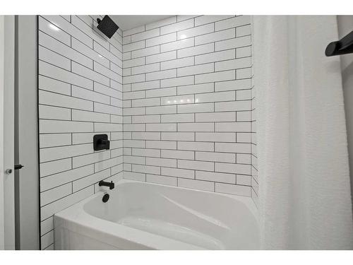 343 Weddenburn Road Se, Calgary, AB - Indoor Photo Showing Bathroom