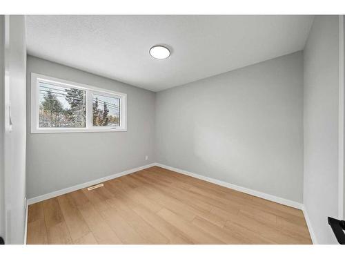 343 Weddenburn Road Se, Calgary, AB - Indoor Photo Showing Other Room