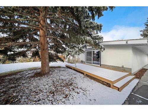 343 Weddenburn Road Se, Calgary, AB - Outdoor