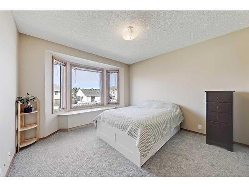 24 Del Ray Place Ne, Calgary, AB - Indoor Photo Showing Bedroom