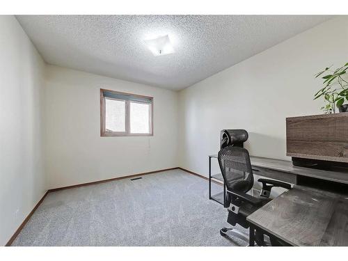 24 Del Ray Place Ne, Calgary, AB - Indoor Photo Showing Office