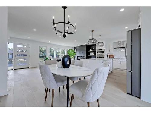 38 Glenside Drive Sw, Calgary, AB - Indoor Photo Showing Dining Room