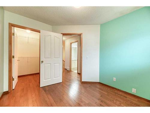 338 Mt Douglas Manor Se, Calgary, AB - Indoor Photo Showing Other Room