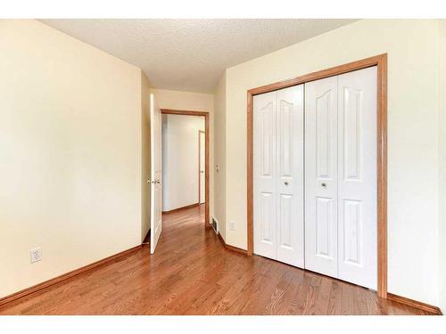 338 Mt Douglas Manor Se, Calgary, AB - Indoor