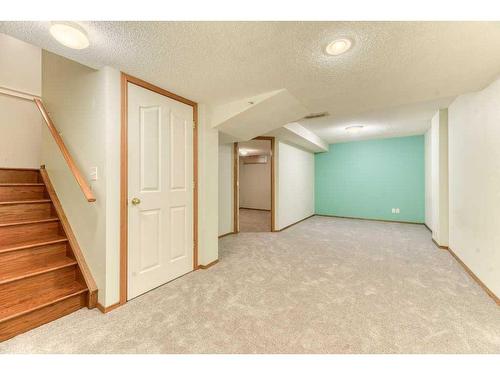 338 Mt Douglas Manor Se, Calgary, AB - Indoor Photo Showing Other Room