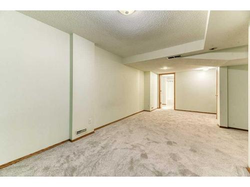 338 Mt Douglas Manor Se, Calgary, AB - Indoor Photo Showing Other Room