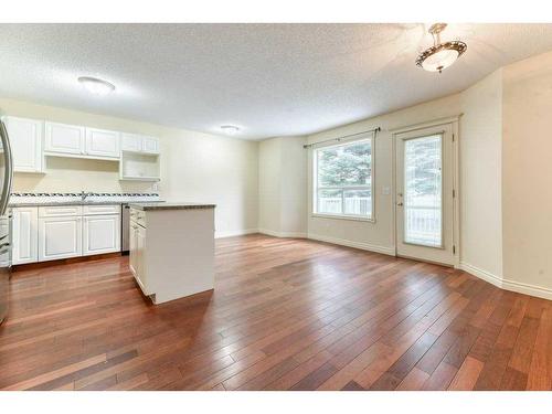 338 Mt Douglas Manor Se, Calgary, AB - Indoor Photo Showing Kitchen