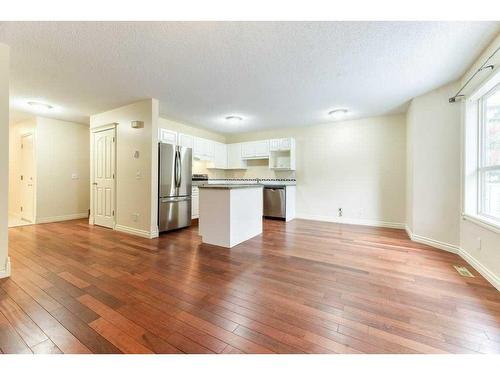 338 Mt Douglas Manor Se, Calgary, AB - Indoor Photo Showing Kitchen