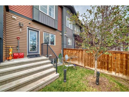 136 Red Embers Gate Ne, Calgary, AB 