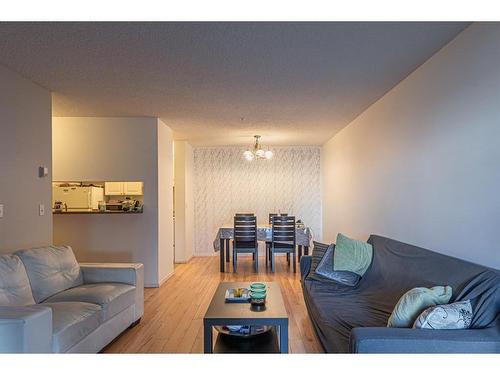 2112-20 Harvest Rose Park Ne, Calgary, AB - Indoor Photo Showing Living Room