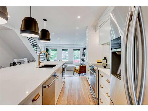 2213 26A Street Sw, Calgary, AB - Indoor Photo Showing Kitchen With Double Sink With Upgraded Kitchen