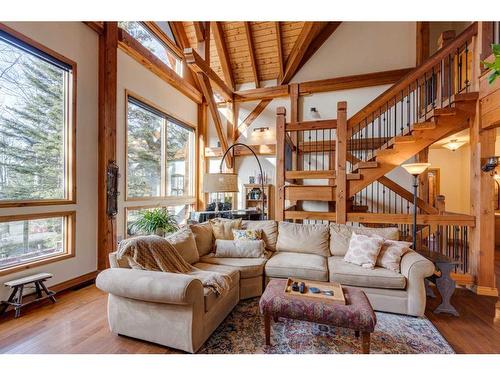 100-352246 242 Avenue West, Rural Foothills County, AB - Indoor Photo Showing Living Room