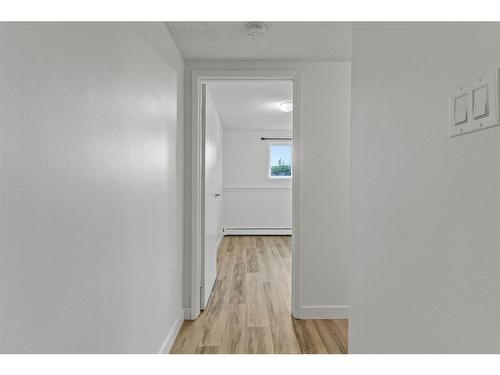 401-11620 Elbow Drive Sw, Calgary, AB - Indoor Photo Showing Other Room