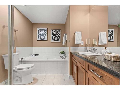 101-1818 14 Street Sw, Calgary, AB - Indoor Photo Showing Bathroom