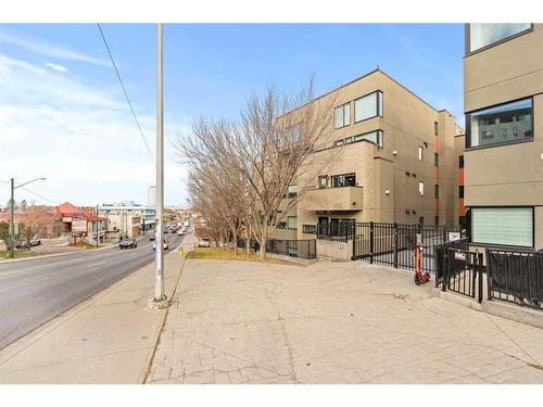 101-1818 14 Street Sw, Calgary, AB - Outdoor