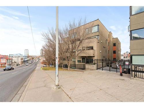 101-1818 14 Street Sw, Calgary, AB - Outdoor