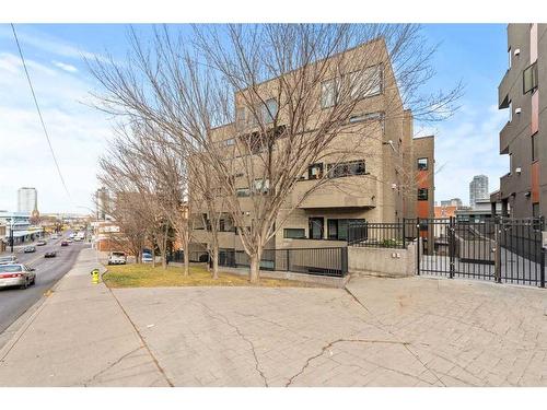 101-1818 14 Street Sw, Calgary, AB - Outdoor