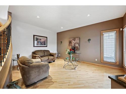 71 Kincora View Nw, Calgary, AB - Indoor Photo Showing Living Room