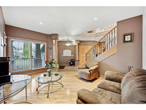 71 Kincora View Nw, Calgary, AB - Indoor Photo Showing Living Room