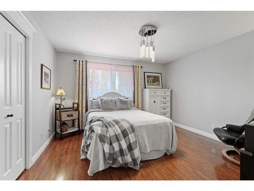 145 Candle Place Sw, Calgary, AB - Indoor Photo Showing Bedroom